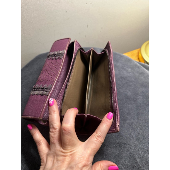 Bottega Veneta Purple Leather Long Snap Wallet w/ Woven Detail - Picture 9 of 15